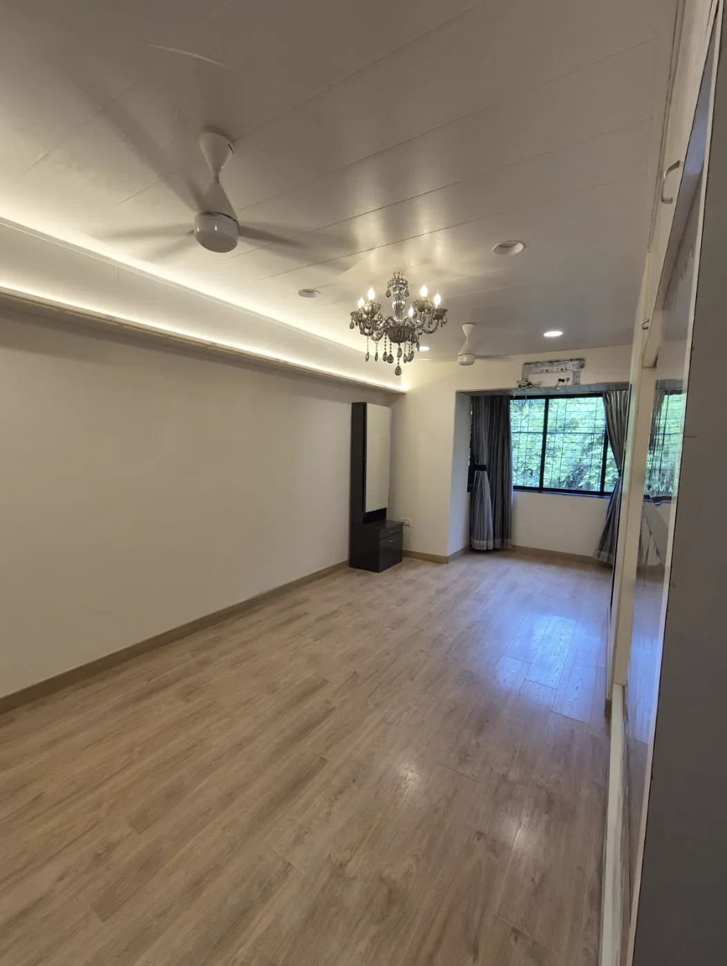 1 BHK Hussein Manor for Rent in Kemps Corner